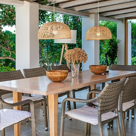 Kika Villa *